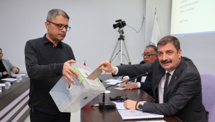 Faaliyet raporu meclisten geçmedi