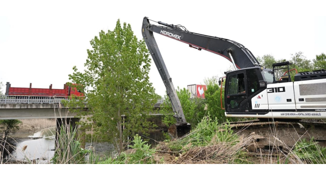 Gediz ve Nif çayı temizliği başladı