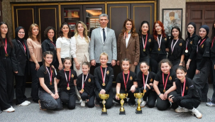 Halk oyunları ekibi Soma'ya üç kupa ile döndü