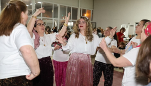 Kadınlar şalvar gecesinde doyasıya eğlendi