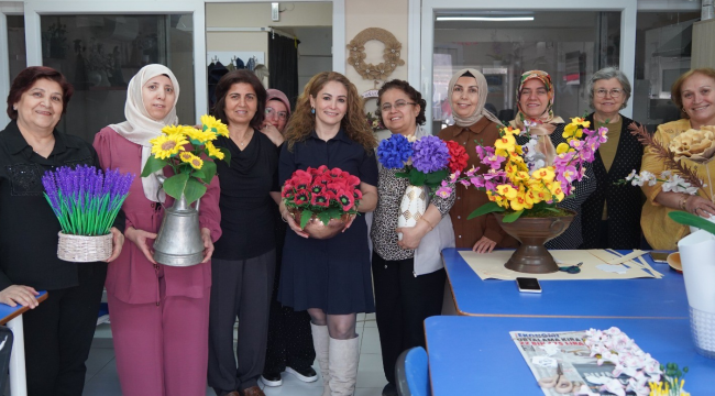 Kadınlar üretiyor satıyor ev ekonomilerine katkıda bulunuyor