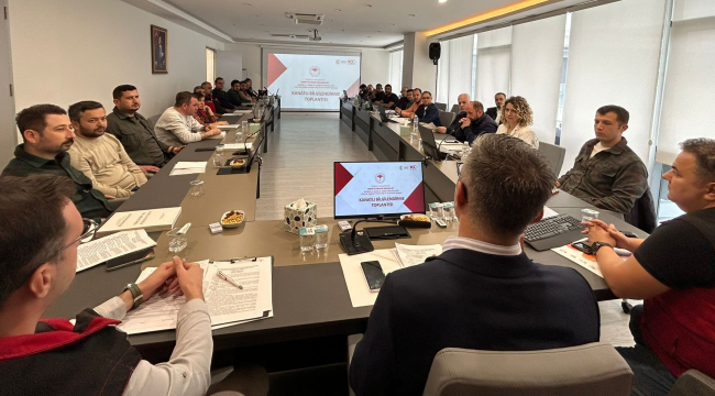 Kanatlı bilgilendirme toplantısına 17 ilçeden veterinerler katıldı