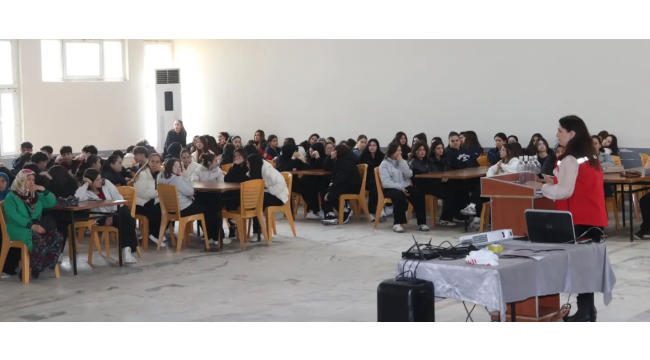 Katılımcılara gıdaya uygun kap ve ambalaj kullanımı anlatıldı