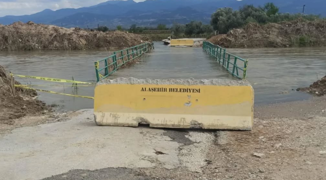 Köprü ulaşıma kapandı