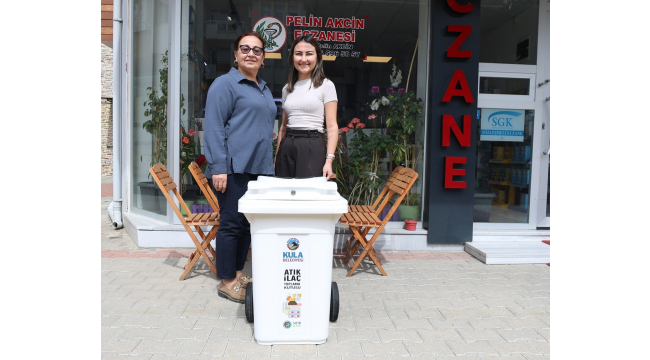 Kula'da eczanelere atık ilaç toplama kutuları yerleştirildi