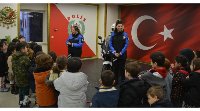 Minik öğrenciler birimleri gezdi