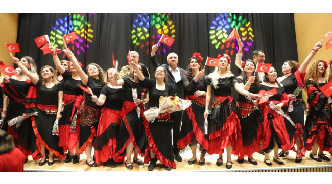Muhteşem kültürlerarası dans gecesi