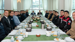 Örnek davranışlar sergileyen polisler ayın personeli seçildi