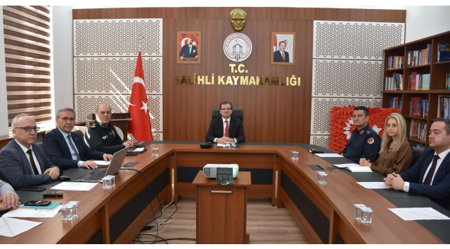 Salihli'de 23 nisan ulusal egemenlik ve çocuk bayramı hazırlık toplantısı yapıldı