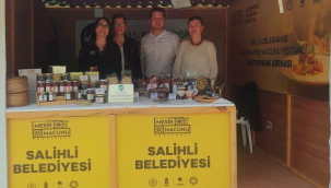 Salihli kadınların el emeği de görücüye çıktı