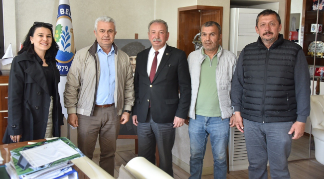 Salihli muhtarlar derneği yönetimi başkan Nurlu'yu ziyaret etti