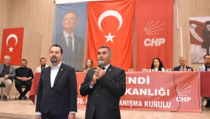 Selendi'de CHP'ye katılanlara rozetleri takıldı