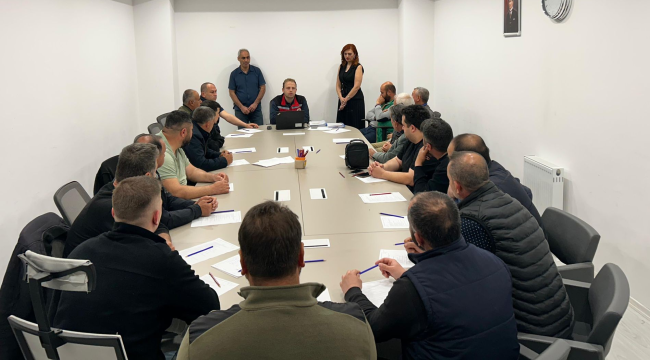 Sürücü, bakıcı ve nakliyecilere eğitim toplantısı düzenlendi