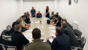 Sürücü, bakıcı ve nakliyecilere eğitim toplantısı düzenlendi