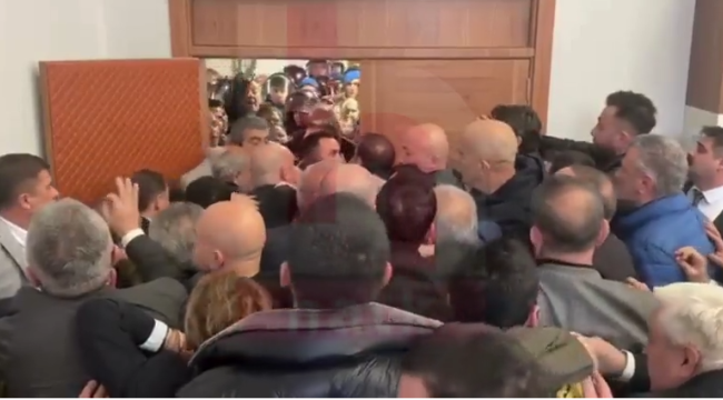 Zonguldak il genel meclisi seçiminde ortalık karıştı! CHP nöbete geçti