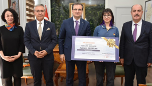  1.215 eserin katıldığı şiir yarışmasında birinci oldu