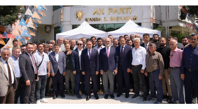 AK Parti Manisa il başkanlığında bayramlaşma