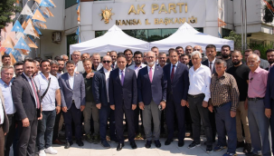 AK Parti Manisa il başkanlığında bayramlaşma