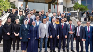 AKP'liler geçmişe vefa,geleceğe selam buluşmasında bir araya geldi