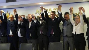 Antalya'da 5 meclis üyesi AKP'ye katıldı