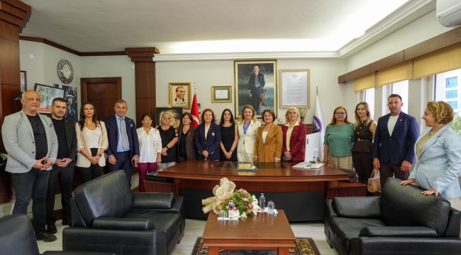 CHP kadın kolları genel başkanı Asu Kaya,Didim belediye başkanı Gençay'ı ziyaret etti