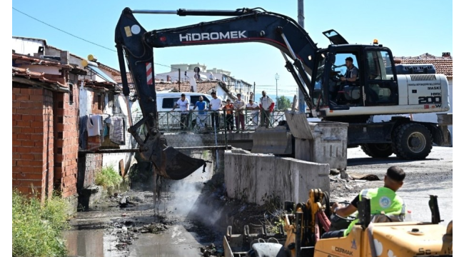 Dereden çıkan atıklar arasında ne ararsan var