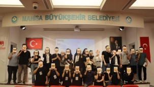 Gençlerin düşüncelerini ifade edebilmesi için açık mikrofon paneli düzenledi
