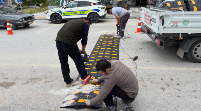 Gördes'te düzenli ulaşım için yol çalışmaları
