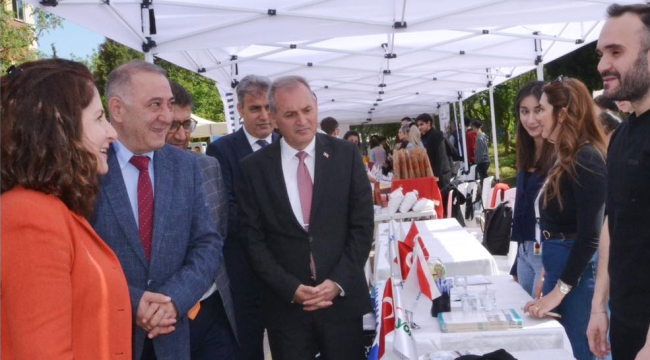 İş insanları,öğrenciler sektör buluşmasında bir araya geldi