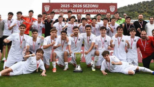 Manisa FK U19 takımı 177 takım arasında Türkiye şampiyonu oldu