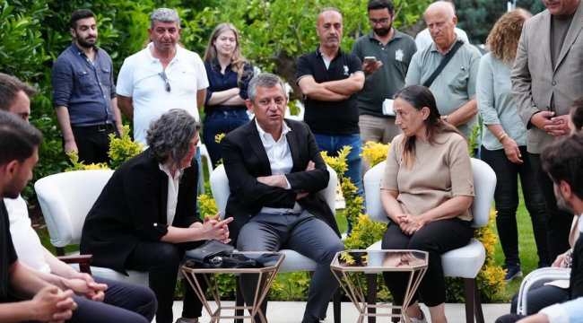 Özgür Özel Mustafa Günay'ın ailesini ziyaret etti