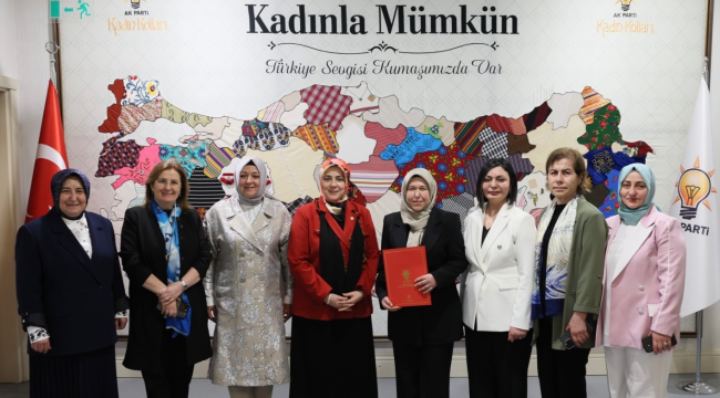 Salihli AKP kadın kolları başkanlığına atanan Taylan mazbatasını aldı