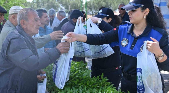 Salihli'de üreticilere 34 bin patlıcan,domates ve biber fidesi dağıtıldı