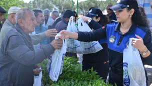 Salihli'de üreticilere 34 bin patlıcan,domates ve biber fidesi dağıtıldı