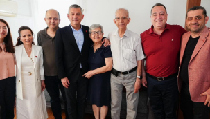  Şükran Özel'in anneler gününü kutladılar