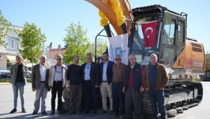 TBB'den hibe edilen ekskavatör Gördes araç filosuna katıldı