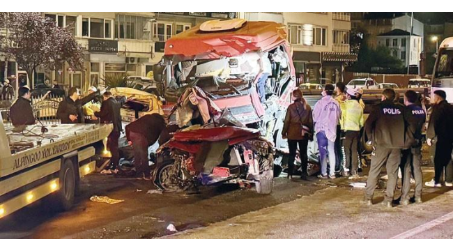 Aralarında Manisa'nında bulunduğu 10 ayrı kazada 13 ölü, 57 yaralı