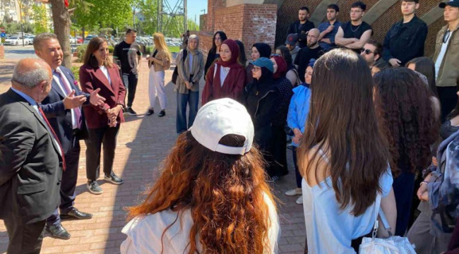 Üniversite öğrencilerine Manisa'nın tarihi mirası anlatıldı