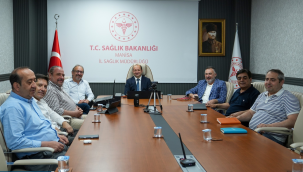 81 il sağlık yöneticilerinin katıldığı video konferans toplantısı
