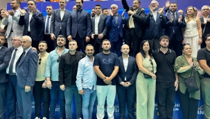 AK Parti Manisa'da gövde gösterisi yaptı! AKP'ye katılan 612 kişiye rozet takıldı