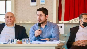 AKP Yunusemre meclis üyeleri yaptıkları açıklamayla CHP meclis üyelerini yerden yere vurdu