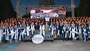 Genç doktorların muhteşem mezuniyet töreni
