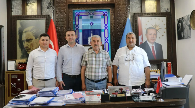 Gördes belediyesi 4 çöp kamyonu ile araç filosunu güçlendirdi