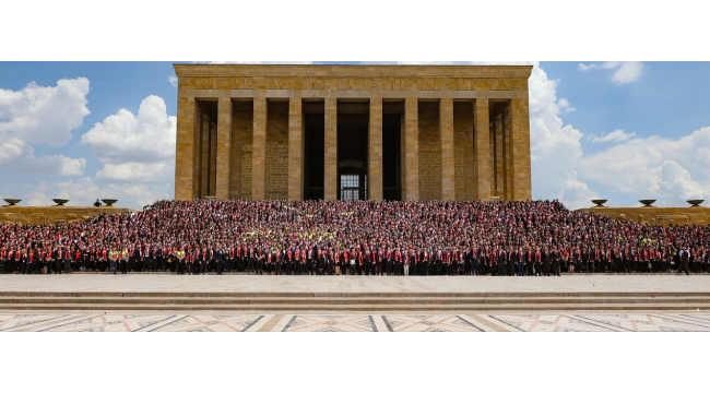 Koç topluluğu 100. yılında Anıtkabir'de