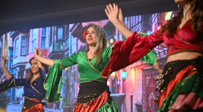Muhteşem halk dansları gala gecesi