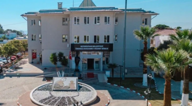 Seferhisar belediyesine operasyon