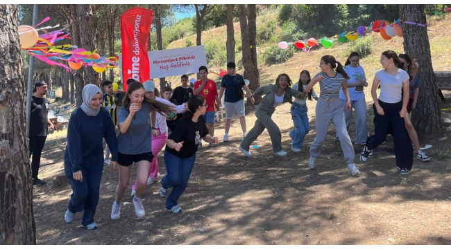 Şehzadeler belediyesi düzenlediği mezuniyet pikniğinde öğrenciler gönüllerince eğlendi