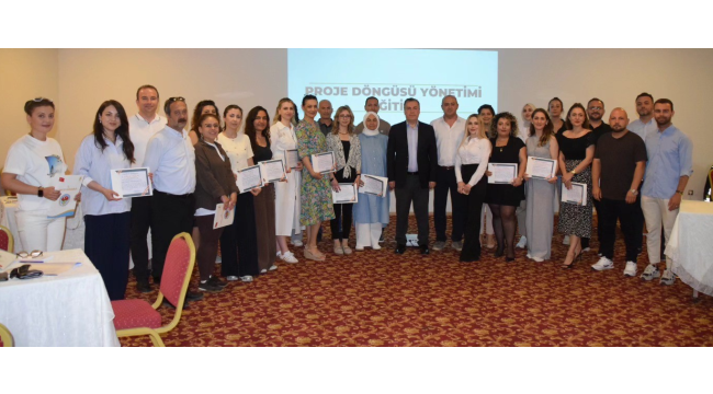 Turgutlu'da"Projeci düşünme eğitimini" tamamlayanlar belgelerini aldı