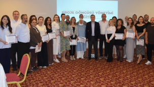 Turgutlu'da"Projeci düşünme eğitimini" tamamlayanlar belgelerini aldı