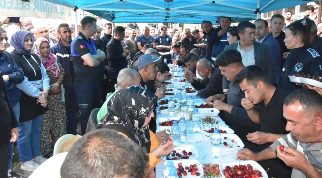 Yarışmada 2.5 kilo kiraz yedi yarım altını kaptı